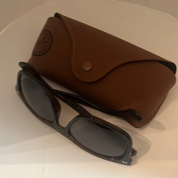 Ray-Ban Sunglasses RB 4226 710/73 Leopard Havana Prescription Logo